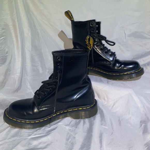 🛑(Sold!) Dr. Martens Original 1460 Smooth Leather 8Eye Lace Up Boots, Size 7 - Picture 11 of 15